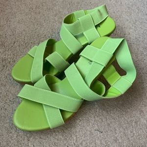 Straps Wedges